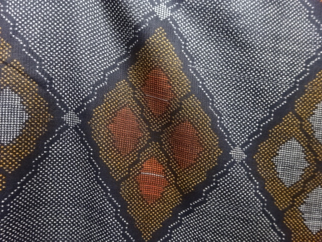JAPANESE KIMONO / ANTIQUE KIMONO / SILK / DORO OSHIMA TSUMUGI / WOVEN RHOMBUS / 5MARUKI